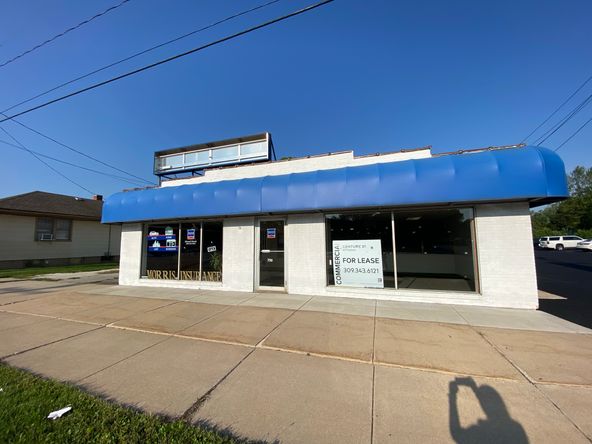 750 N Henderson St, Galesburg, IL 61401